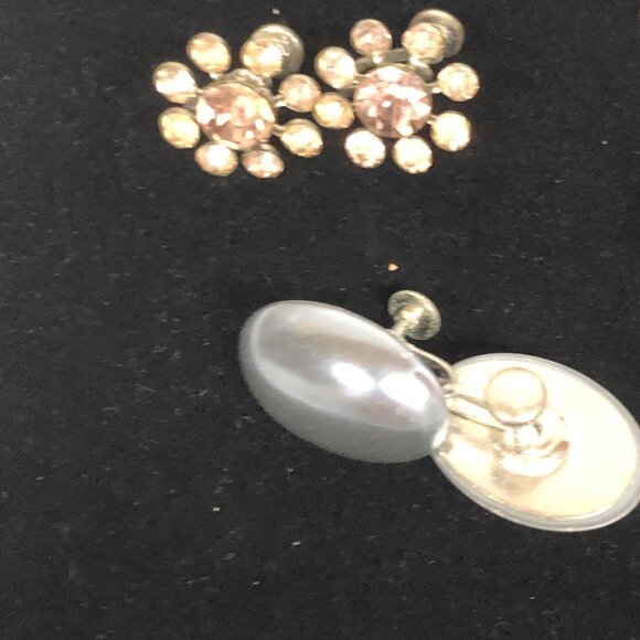 Lot of Butterfly Pin and 6 Pair Screw Back Earrings - Picture 4 of 4